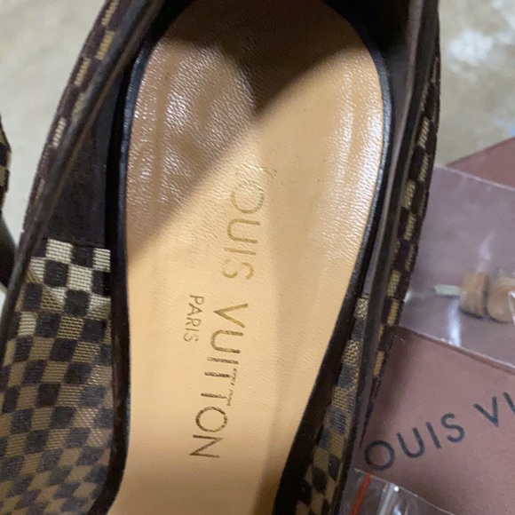 Louis Vuitton heels - Picture 2 of 8